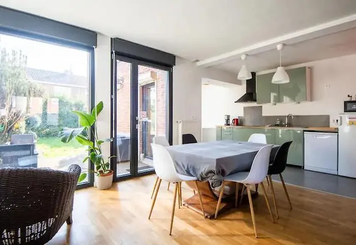 Maison A L\'Oree Du Bois Citadelle De Lille Avec Terrasse En Plein Sud Proche De Toutes Commodites A La Porte De Lille
