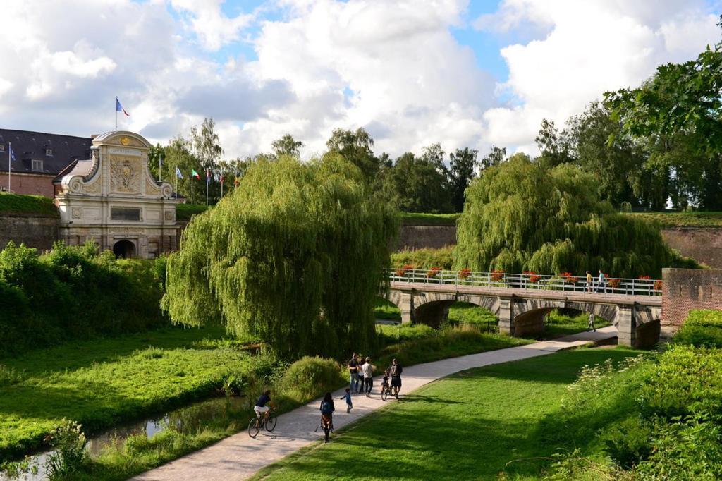 Villa Maison A L'oree Du Bois Citadelle De Lille Avec Terrasse En Plein Sud Proche De Toutes Commodites A La Porte De Lille *