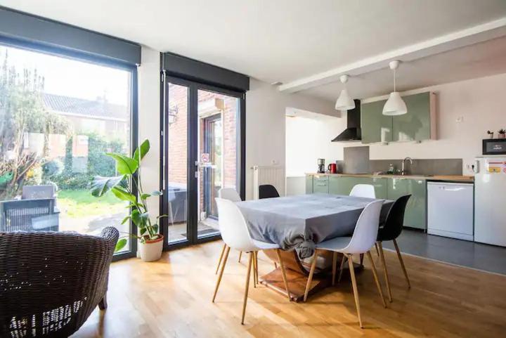 Villa Maison A L'oree Du Bois Citadelle De Lille Avec Terrasse En Plein Sud Proche De Toutes Commodites A La Porte De Lille